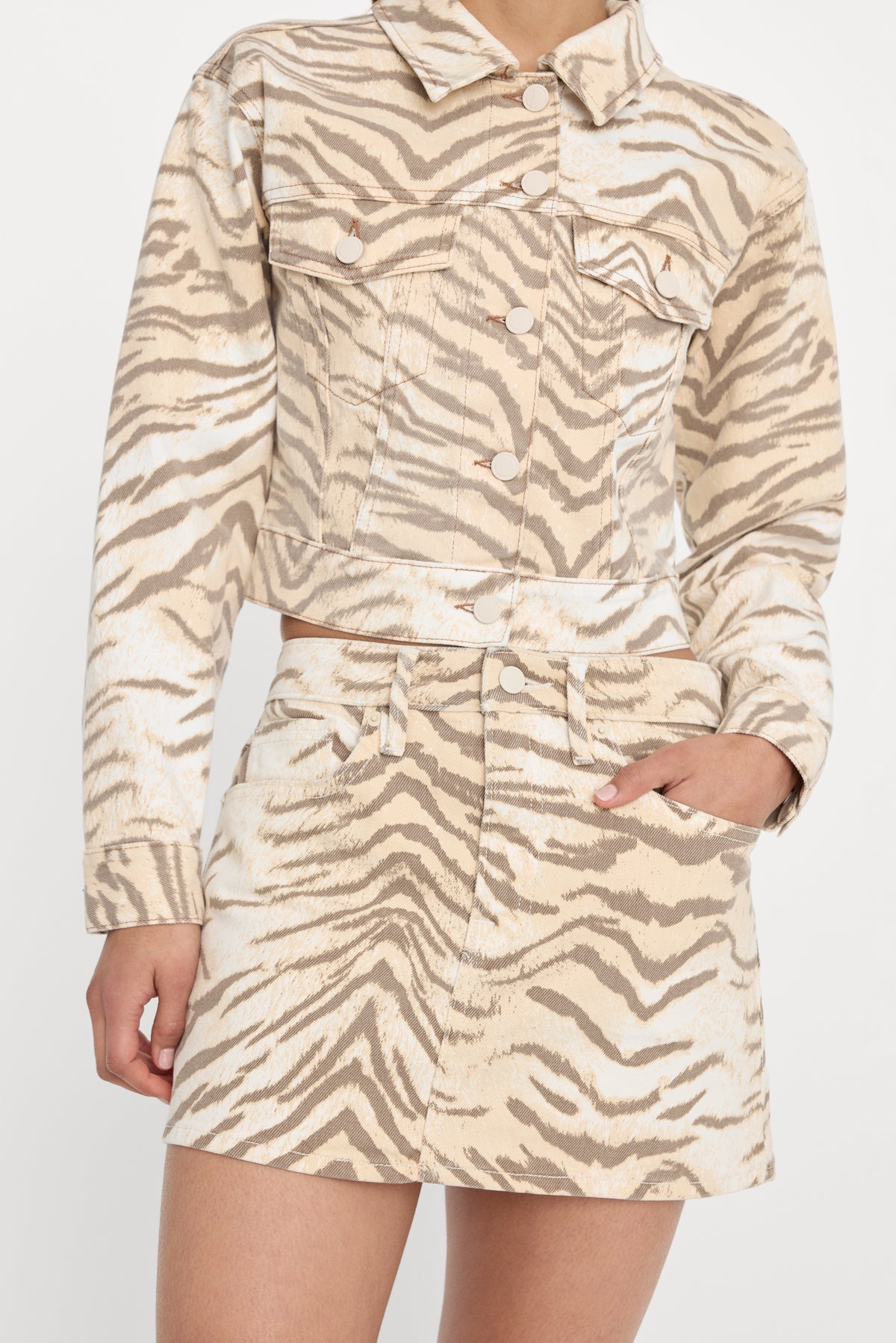 GOOD 90S TIGER MINI SKIRT | BROWN TIGER-5 | GOOD AMERICAN | MODEL_A