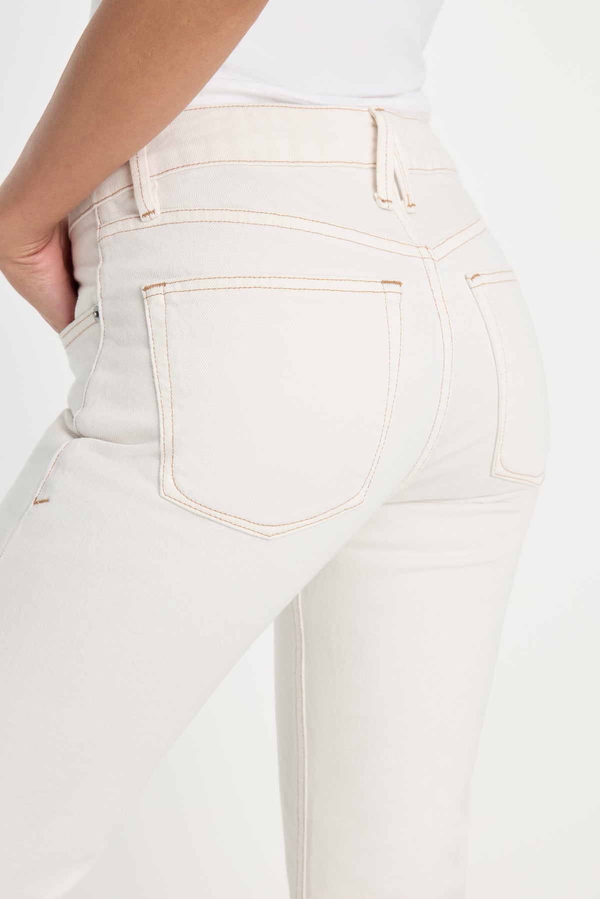 VINTAGE STRAIGHT ANKLE JEANS | ECRU001-6 | GOOD AMERICAN | MODEL_A