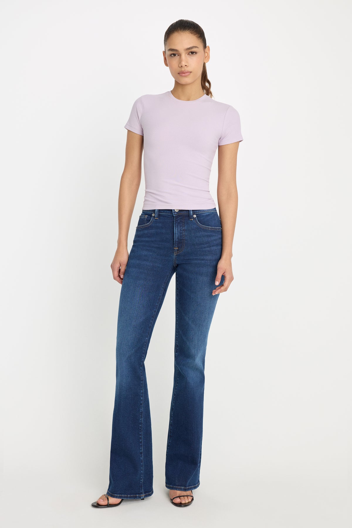 COMPRESSION GOOD LEGS FLARE JEANS | INDIGO1229-6 | GOOD AMERICAN | MODEL_A