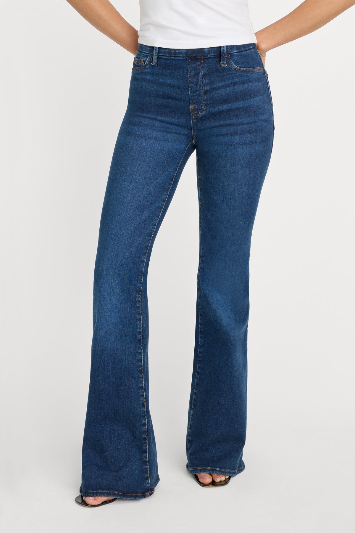 POWER STRETCH PULL-ON FLARE JEANS | INDIGO491