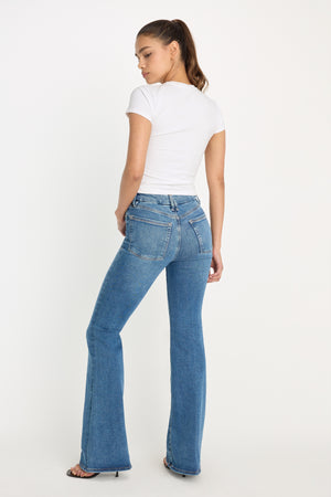 POWER STRETCH PULL-ON FLARE JEANS | INDIGO490
