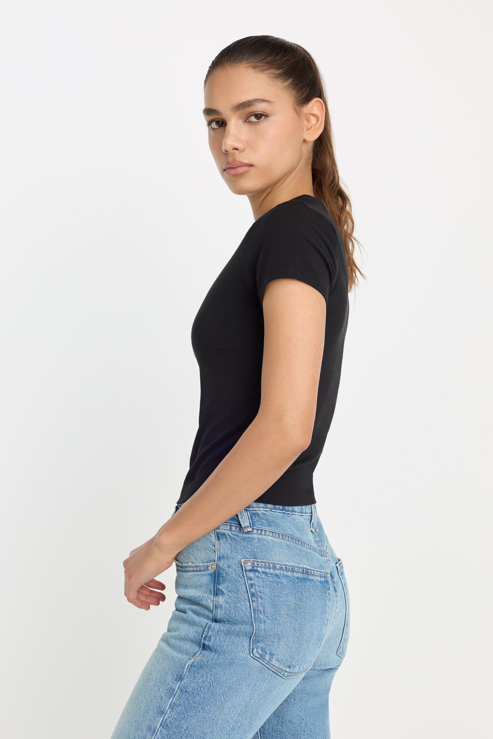 SUPER STRETCH BABY TEE | BLACK001