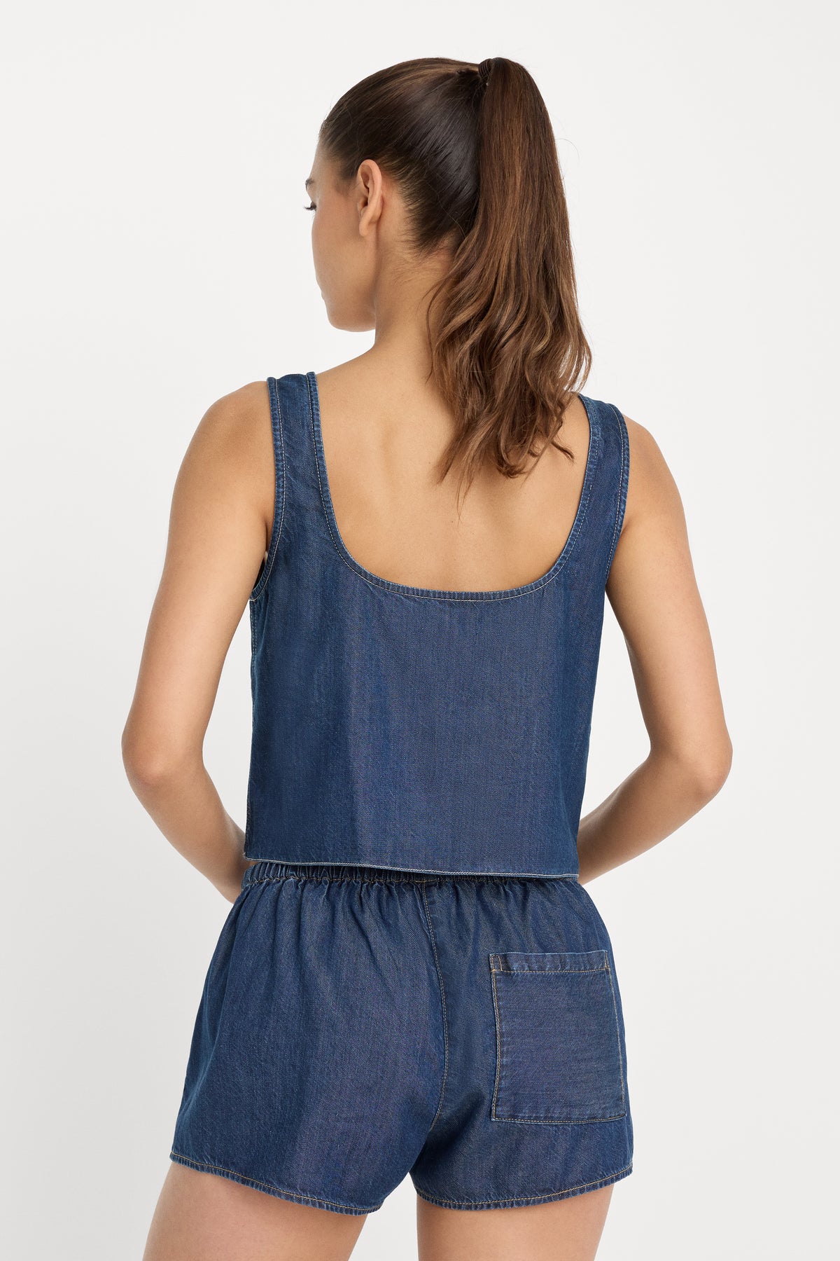 DENIM BUTTON FRONT TANK | INDIGO1187-5 | GOOD AMERICAN | MODEL_A