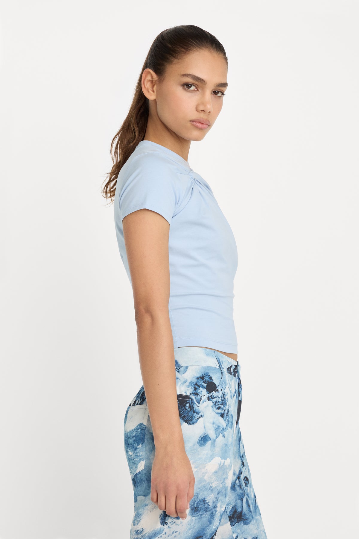 SUPER STRETCH TWIST TEE | SKY