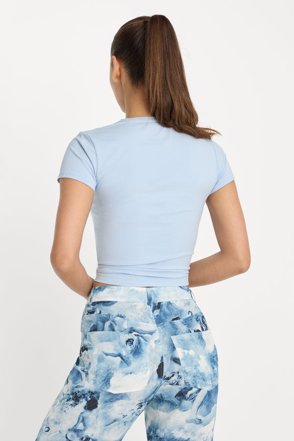SUPER STRETCH TWIST TEE | SKY