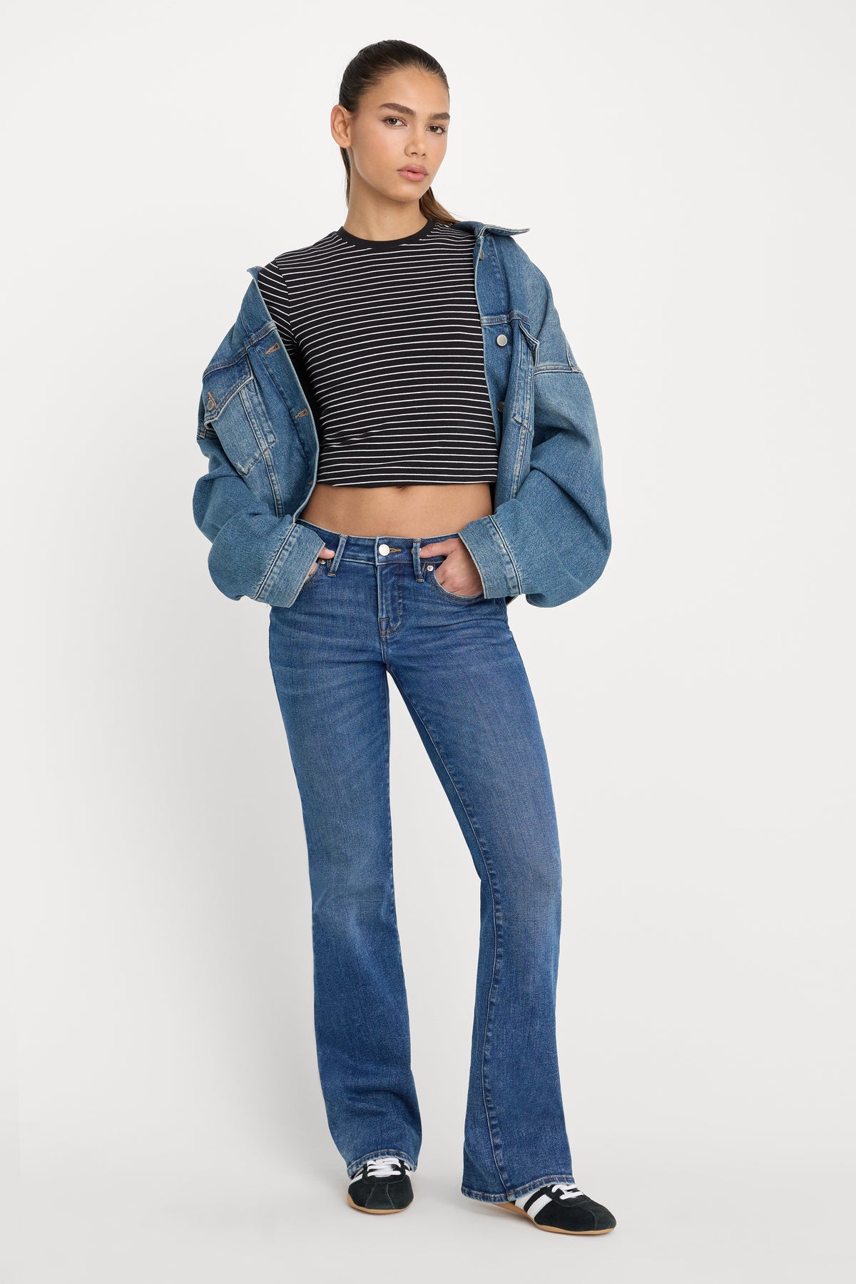 GOOD LOW RISE BOOTCUT JEANS | INDIGO1218-1 | GOOD AMERICAN | MODEL_A