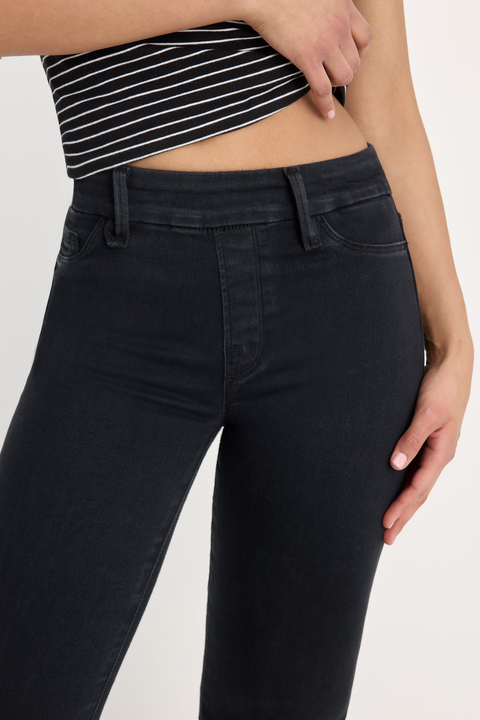 POWER STRETCH PULL-ON FLARE JEANS | BLACK001
