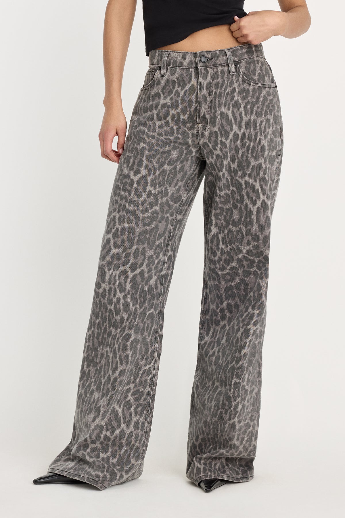 GOOD EASE LEOPARD JEANS | GREY LUCKY LEOPARD-2 | GOOD AMERICAN | MODEL_A