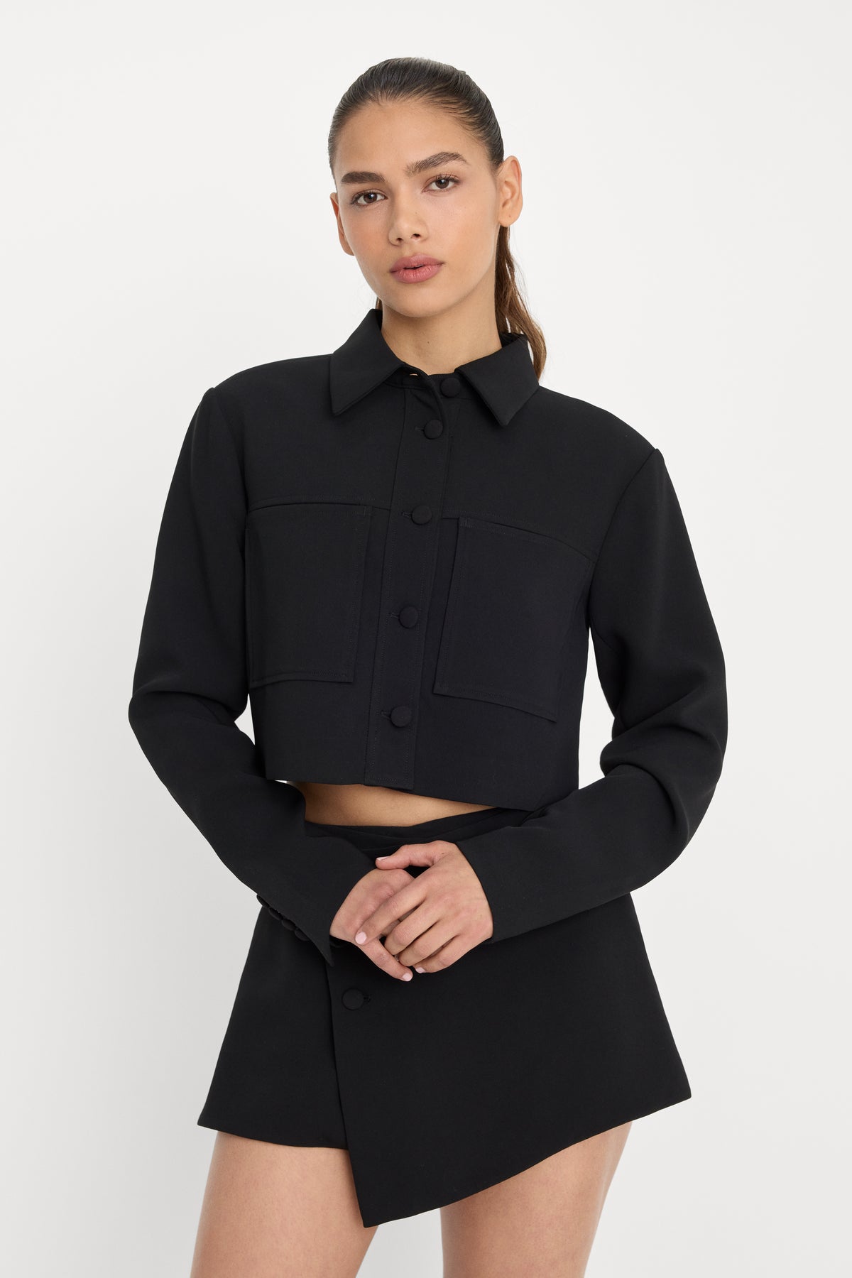 LUXE SUITING CROPPED JACKET | BLACK001-1 | GOOD AMERICAN | MODEL_A