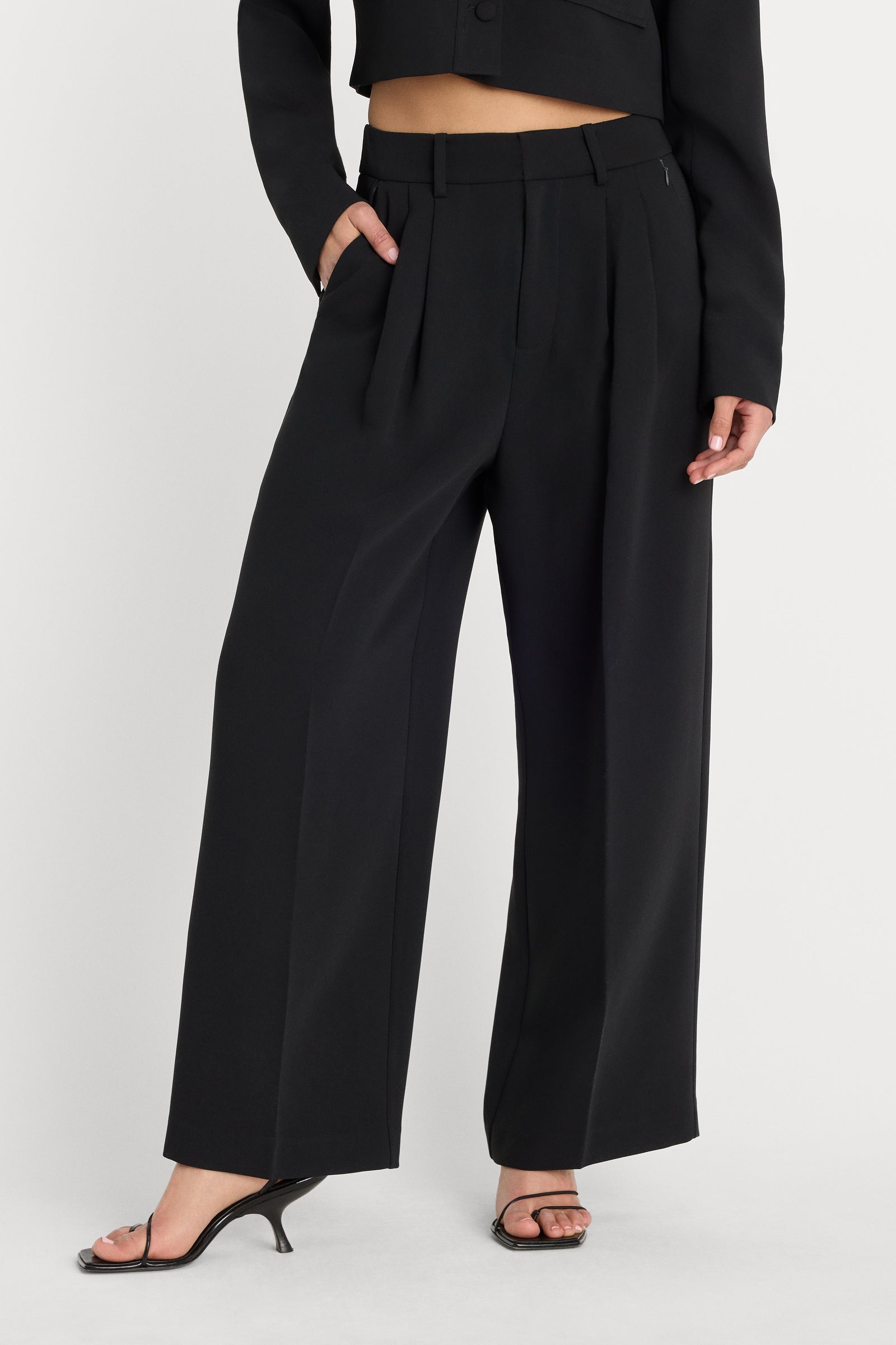 LUXE SUITING HIGH-RISE CROPPED WIDE LEG TROUSER | BLACK001