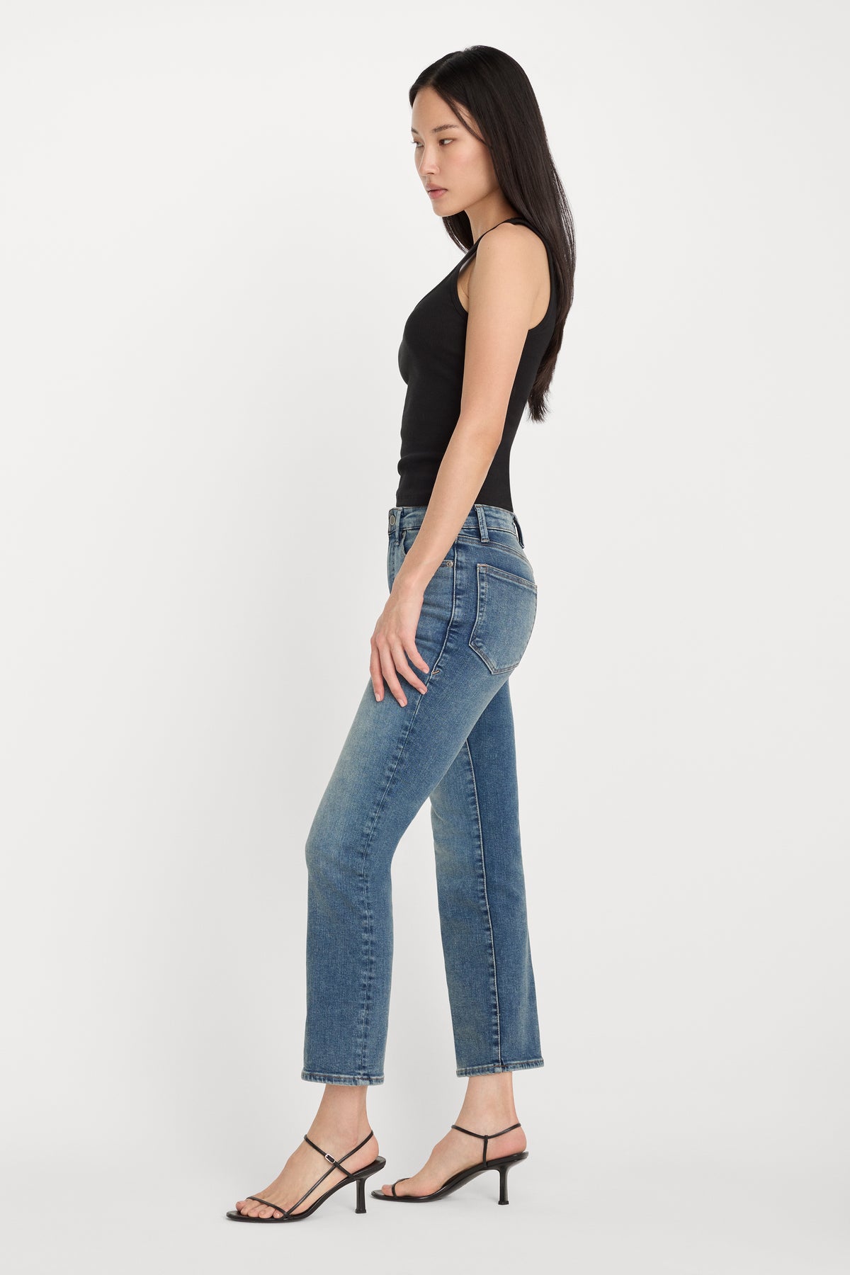 COMPRESSION GOOD LEGS STRAIGHT JEANS | INDIGO254-3 | GOOD AMERICAN | MODEL_A