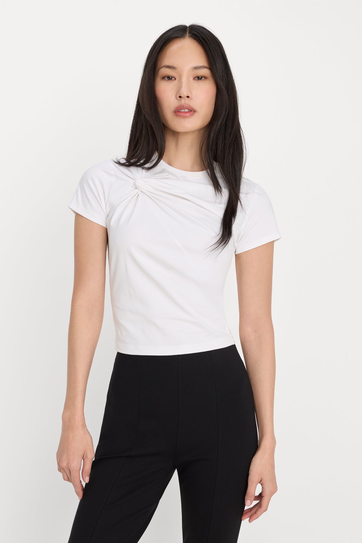 SUPER STRETCH TWIST TEE | WHITE001-1 | GOOD AMERICAN | MODEL_A