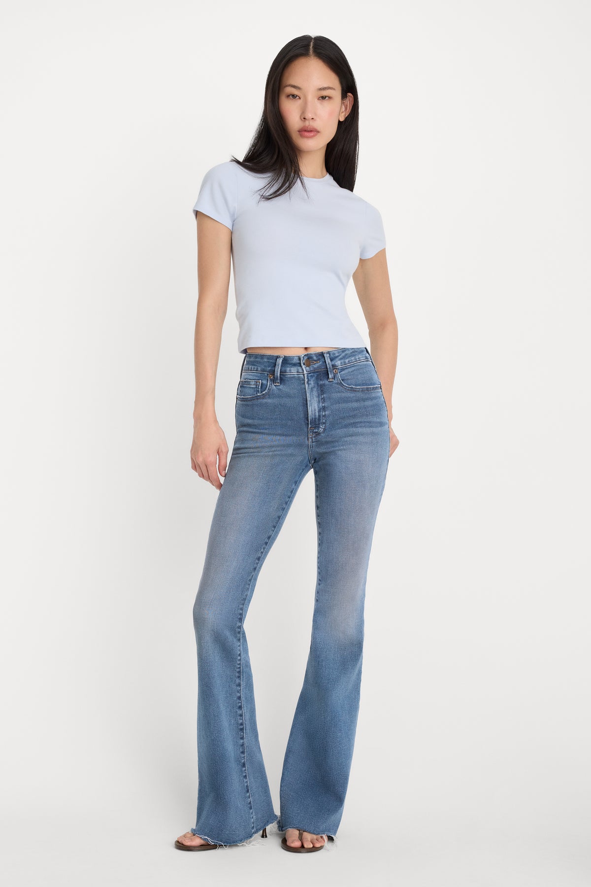 SOFT TECH GOOD LEGS FLARE JEANS | INDIGO1211-1 | GOOD AMERICAN | MODEL_A