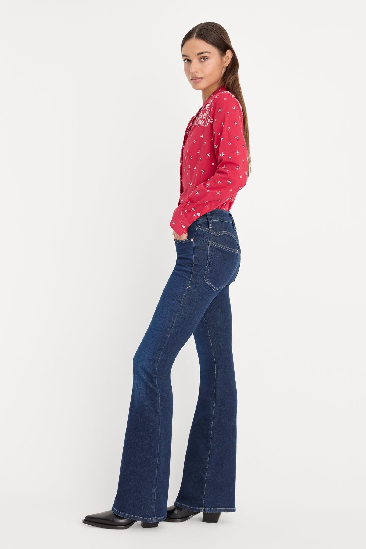 DOLLY JOLEANS GOOD LEGS FLARE JEANS | INDIGO1193-1 | GOOD AMERICAN | MODEL_A