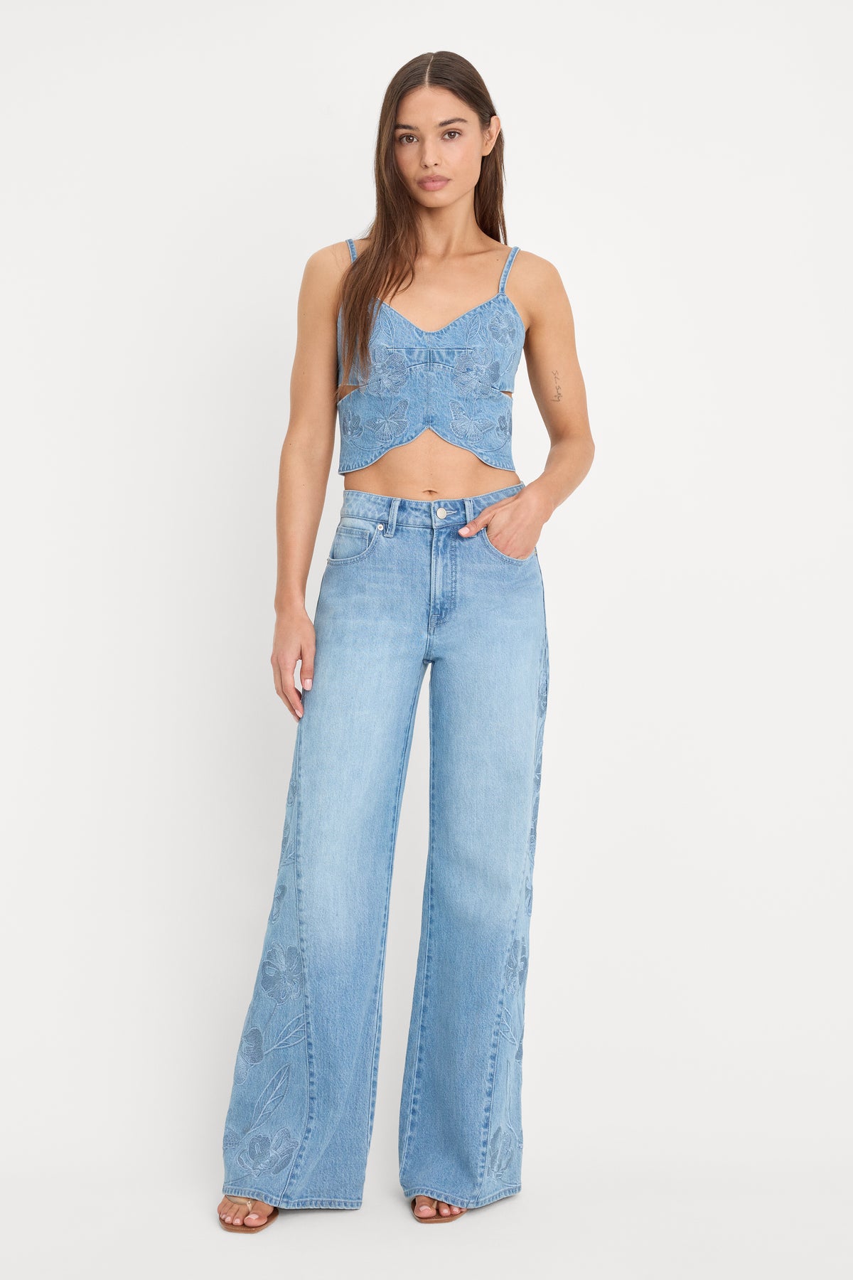 DOLLY JOLEANS EMBROIDERED GOOD WAIST PALAZZO JEANS | INDIGO1202-1 | GOOD AMERICAN | MODEL_A
