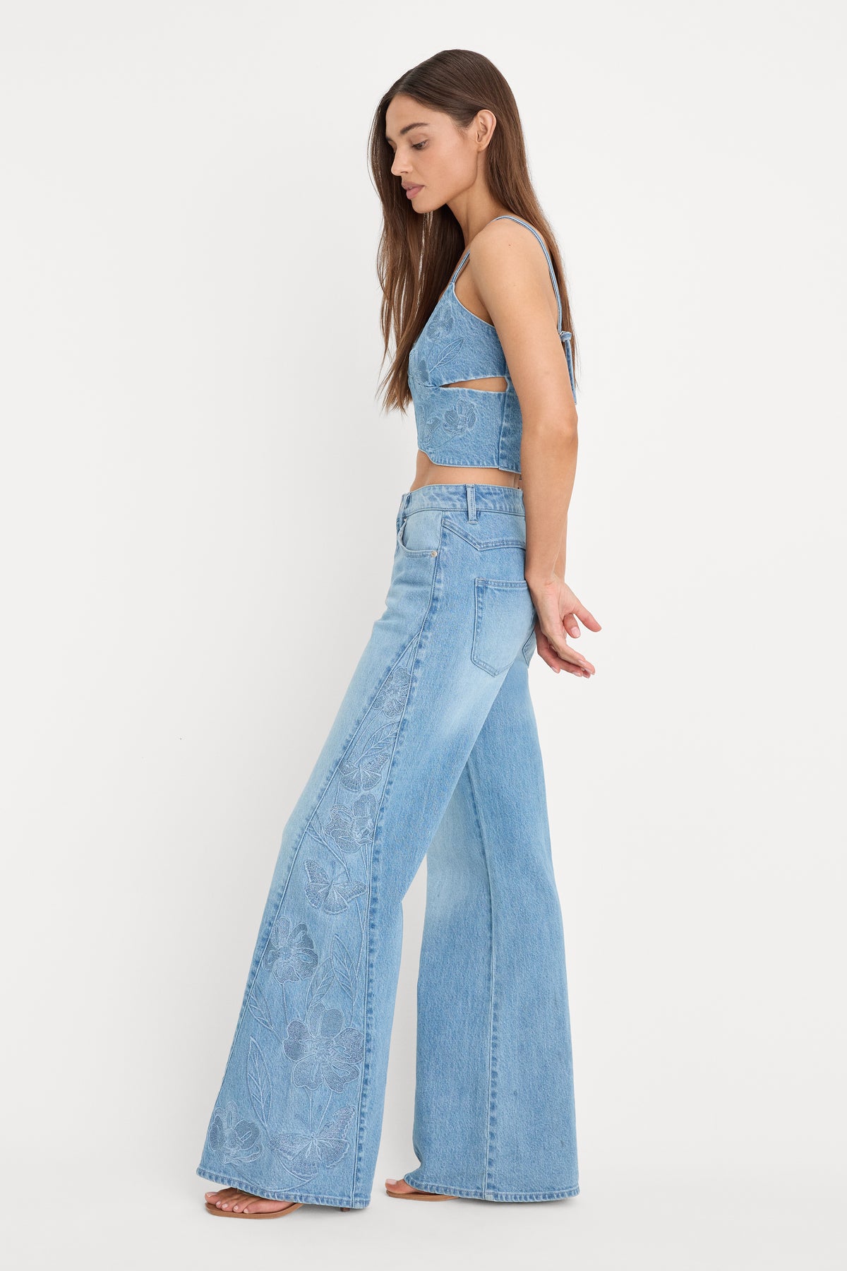 DOLLY JOLEANS EMBROIDERED GOOD WAIST PALAZZO JEANS | INDIGO1202-4 | GOOD AMERICAN | MODEL_A
