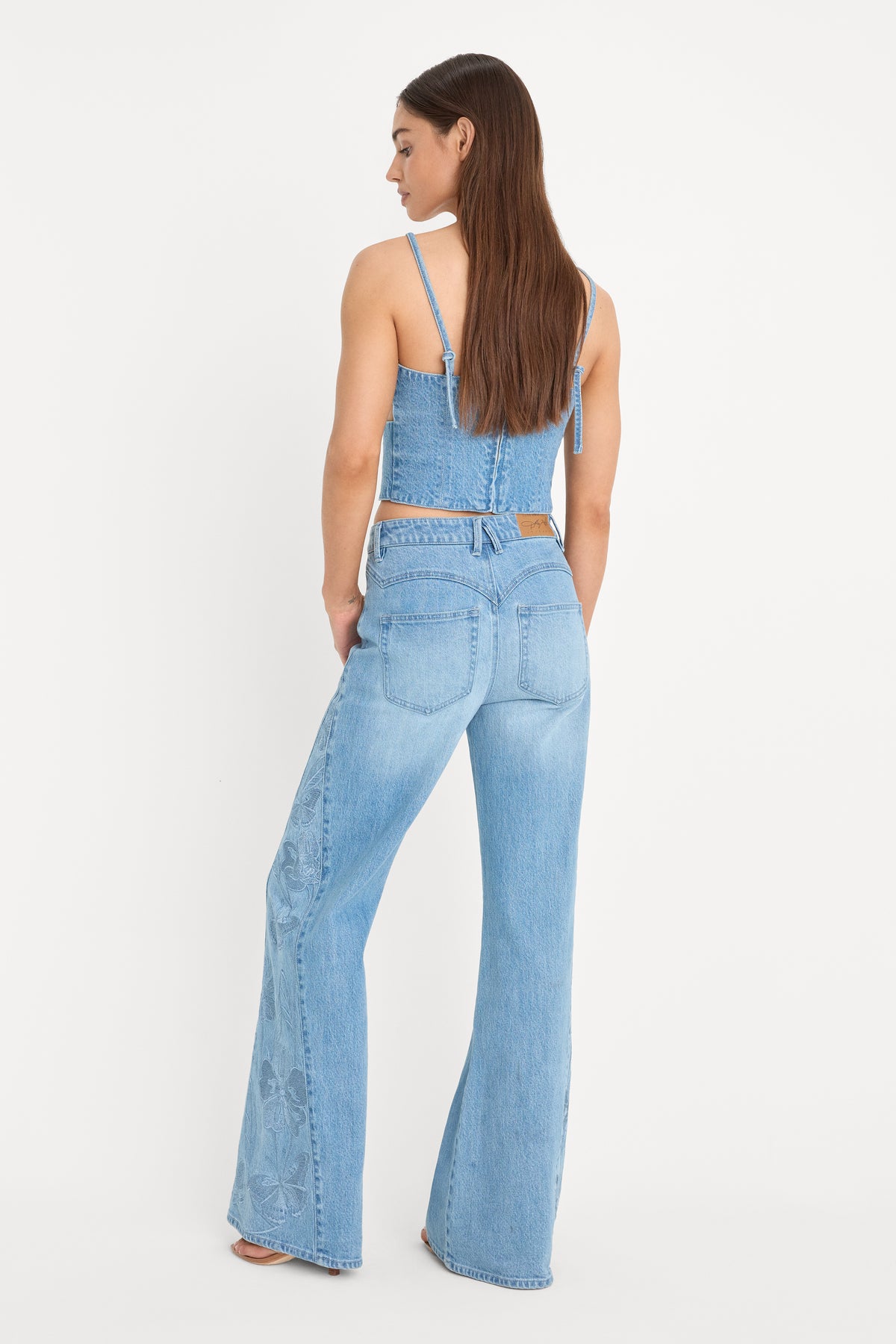 DOLLY JOLEANS EMBROIDERED GOOD WAIST PALAZZO JEANS | INDIGO1202-6 | GOOD AMERICAN | MODEL_A