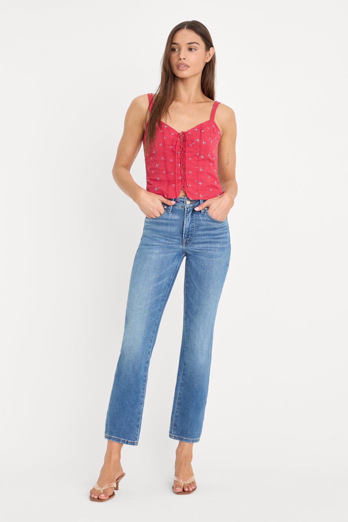 DOLLY JOLEANS STRAIGHT JEANS | INDIGO1194-1 | GOOD AMERICAN | MODEL_A