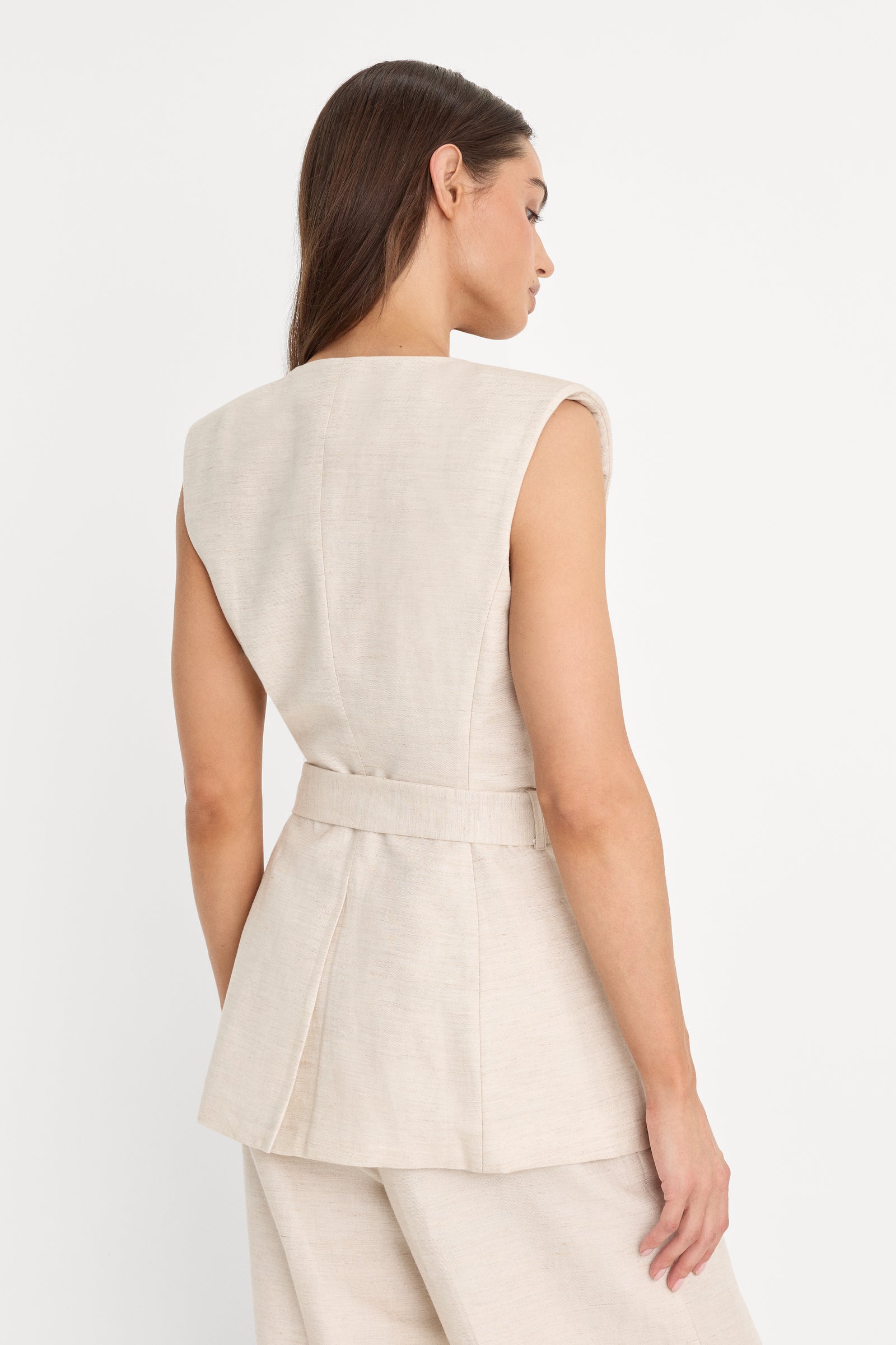 LINEN SLEEVELESS BELTED VEST | OAT