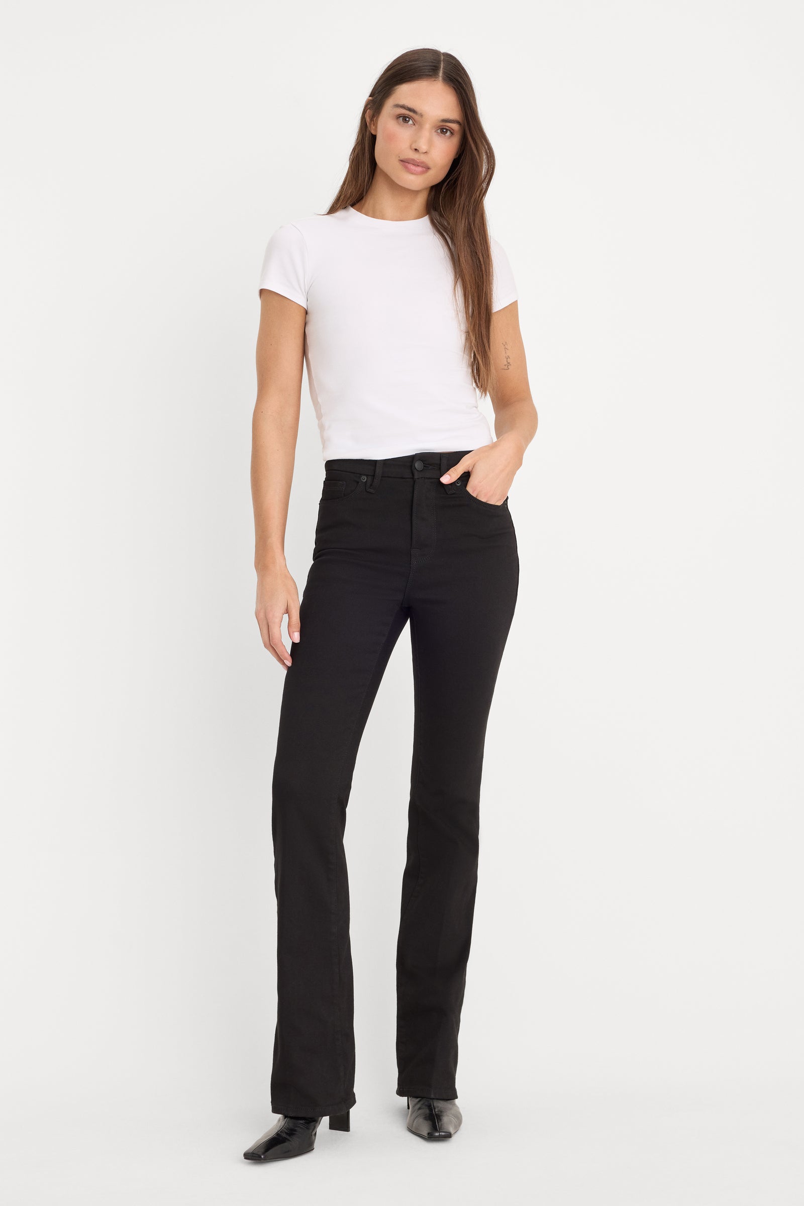 NEVER FADES GOOD CLASSIC SLIM BOOTCUT JEANS | BLACK