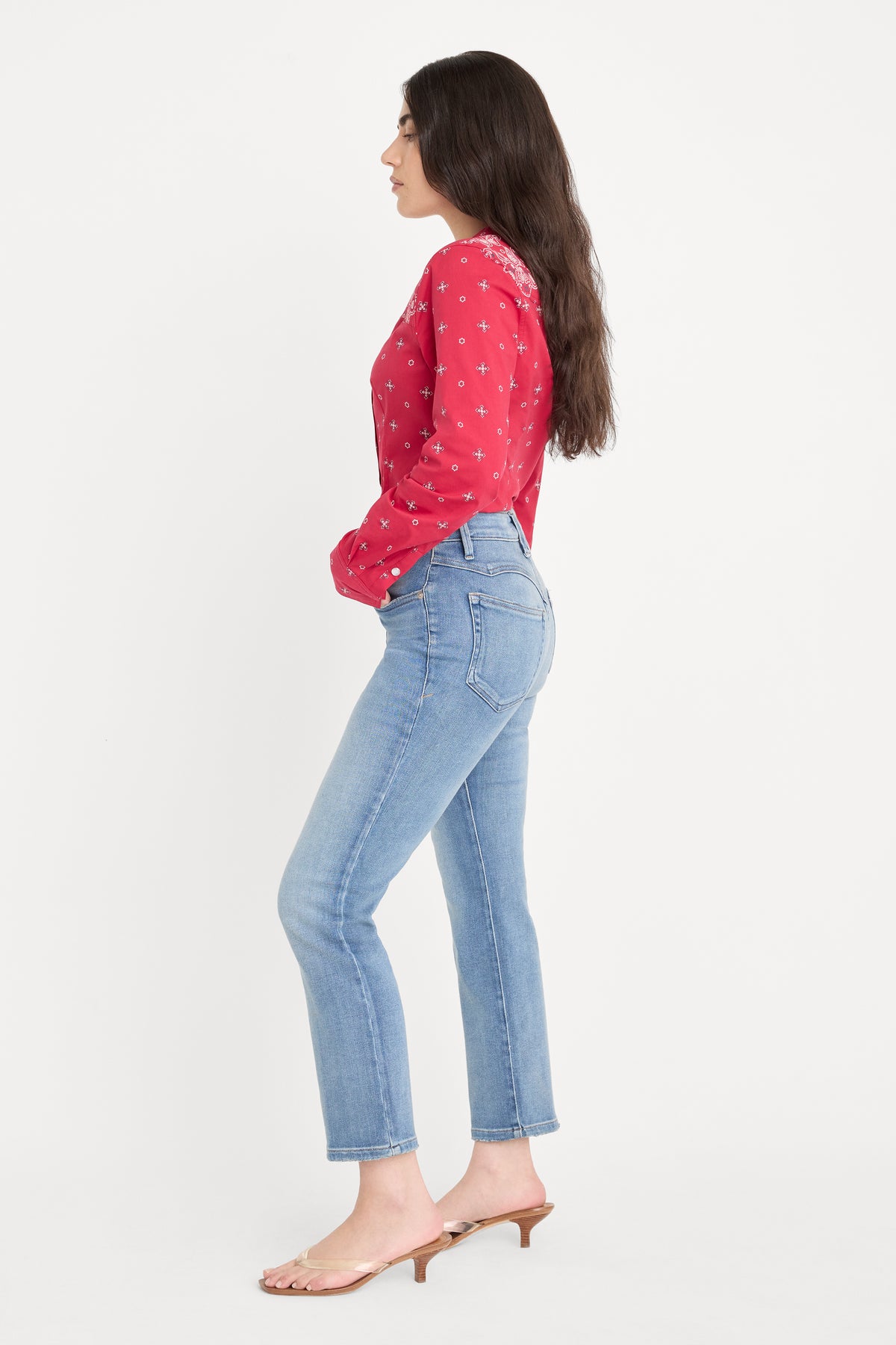 DOLLY JOLEANS PETITE STRAIGHT JEANS | INDIGO1195-5 | GOOD AMERICAN | MODEL_A