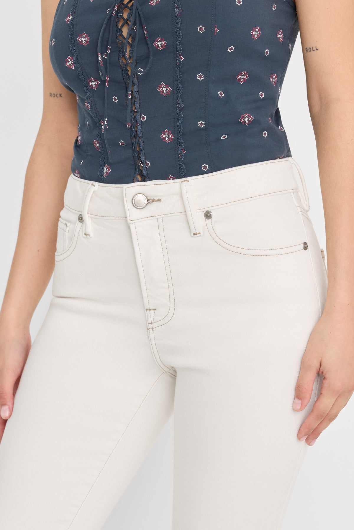 DOLLY JOLEANS PETITE FLARE JEANS | VINTAGE WHITE