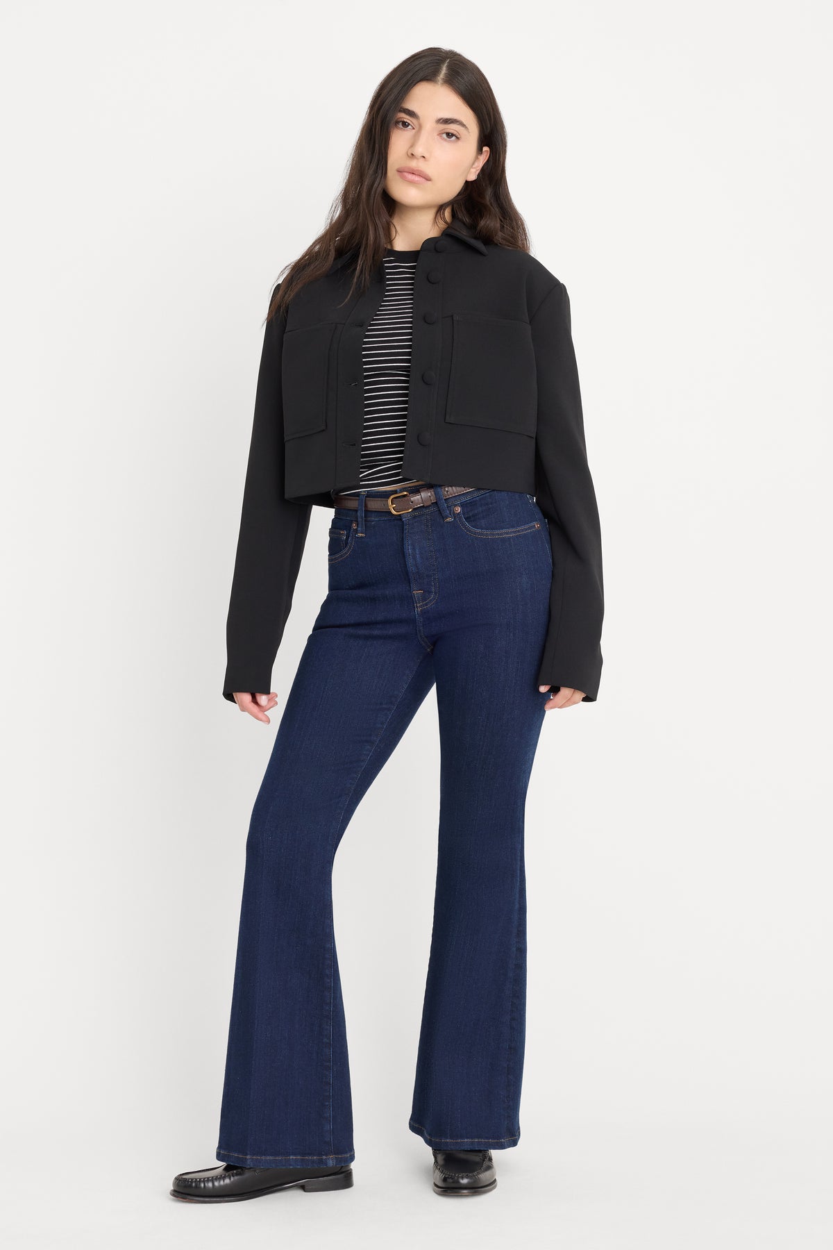 GOOD PETITE FLARE JEANS | INDIGO1153-1 | GOOD AMERICAN | MODEL_A