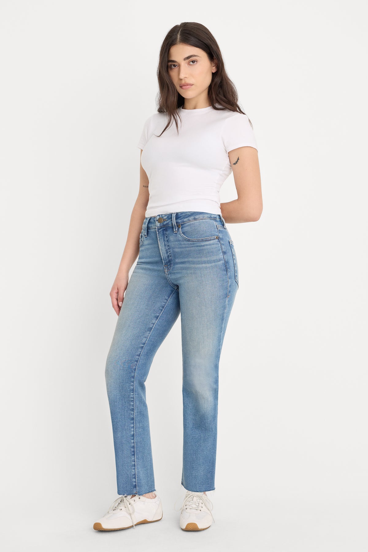 SOFT TECH GOOD PETITE STRAIGHT JEANS | INDIGO1209-1 | GOOD AMERICAN | MODEL_A