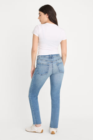 SOFT TECH GOOD PETITE STRAIGHT JEANS | INDIGO1209