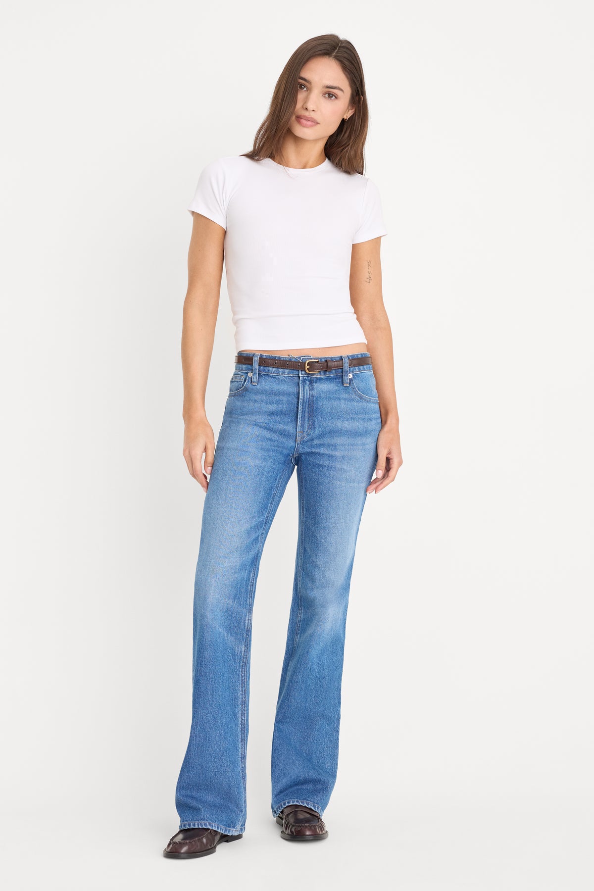 VINTAGE LOW RISE BOOTCUT JEANS | INDIGO1222-3 | GOOD AMERICAN | MODEL_A