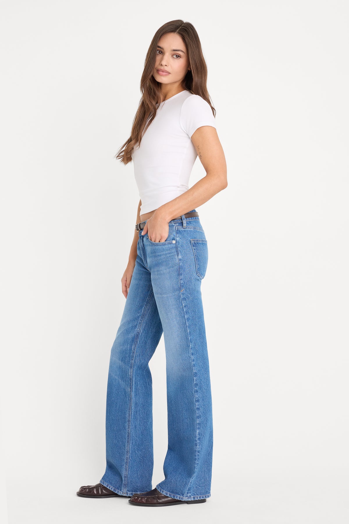 VINTAGE LOW RISE BOOTCUT JEANS | INDIGO1222-1 | GOOD AMERICAN | MODEL_A