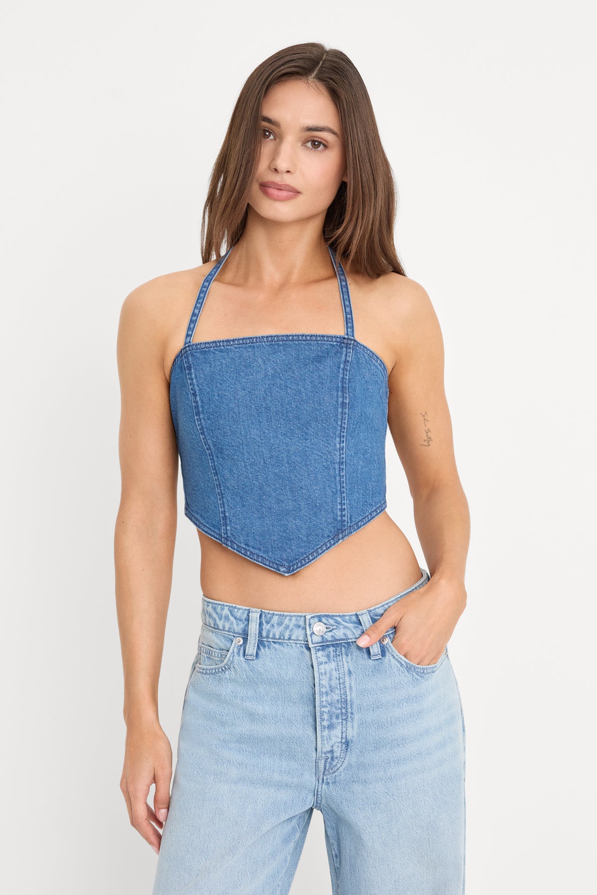 THE DENIM RECESS TOP | INDIGO1283-1 | GOOD AMERICAN | MODEL_A