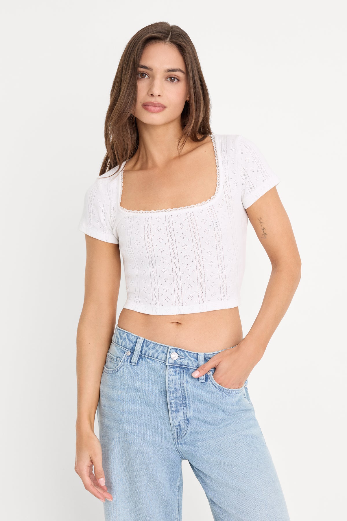 THE POINTELLE SQUARE NECK TOP | WHITE001-1 | GOOD AMERICAN | MODEL_A