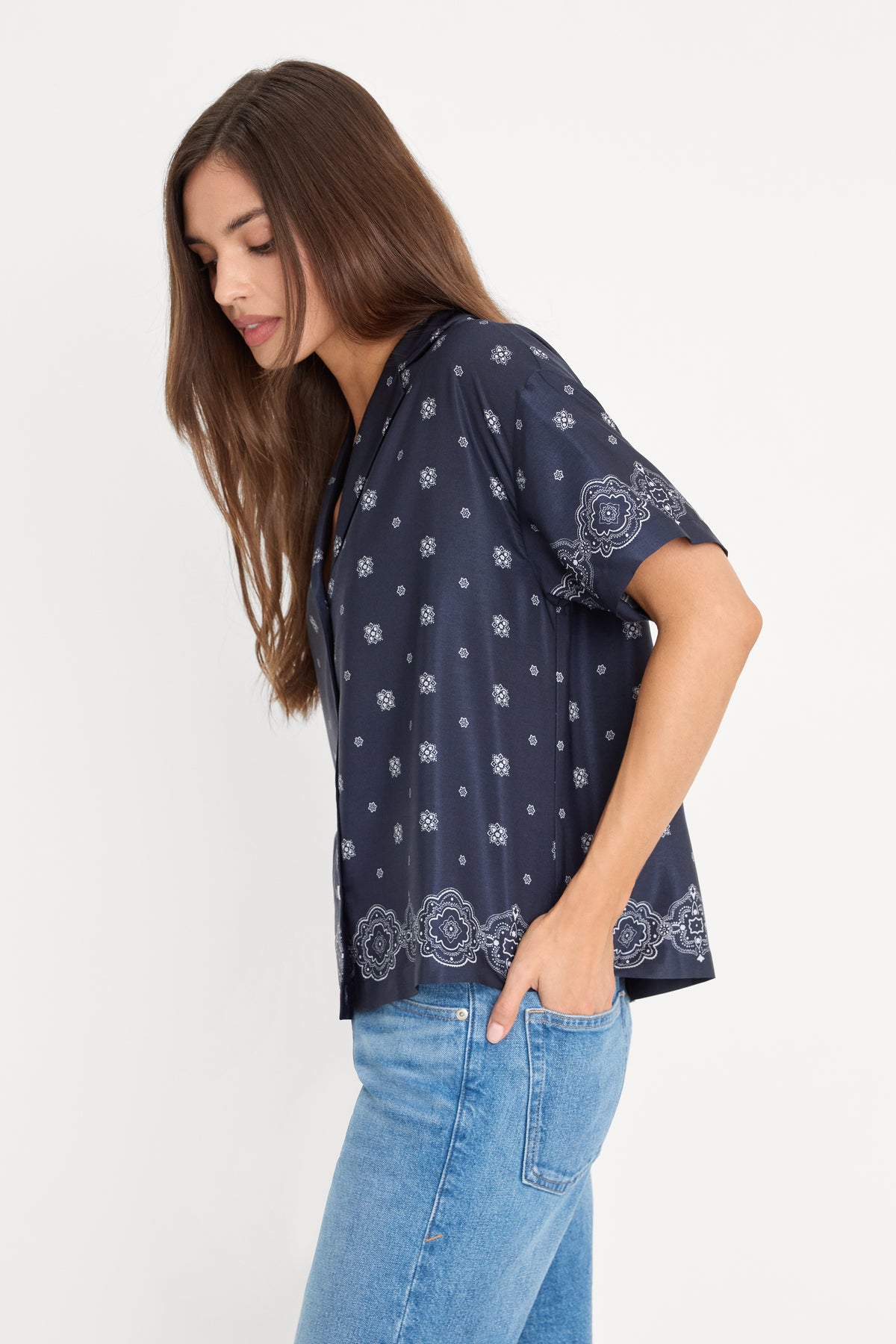THE CAMP SHIRT | BANDANA-3 | GOOD AMERICAN | MODEL_A
