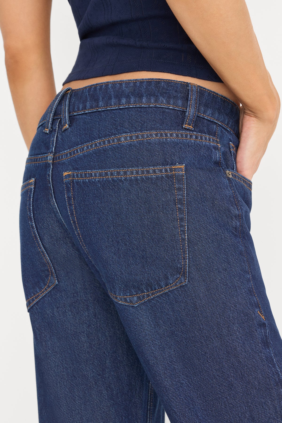 WEIGHTLESS BOYFRIEND JEANS | INDIGO-6 | GOOD AMERICAN | MODEL_A