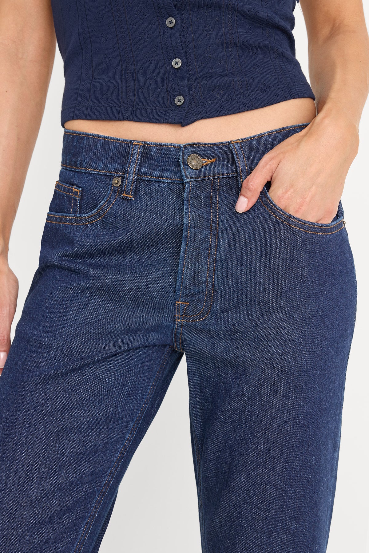 WEIGHTLESS BOYFRIEND JEANS | INDIGO-4 | GOOD AMERICAN | MODEL_A