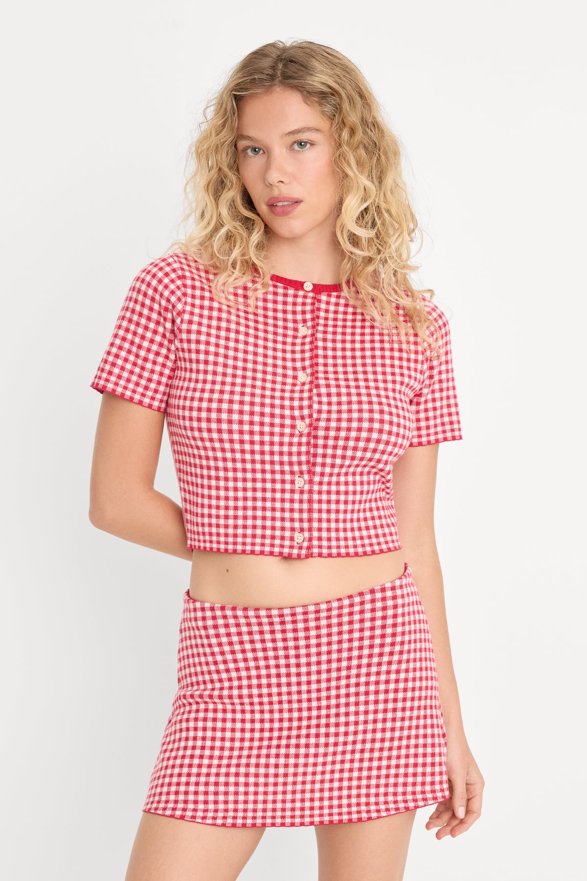 THE KEEPSAKE CARDIGAN | CHERRY GINGHAM-1 | GOOD AMERICAN | MODEL_A
