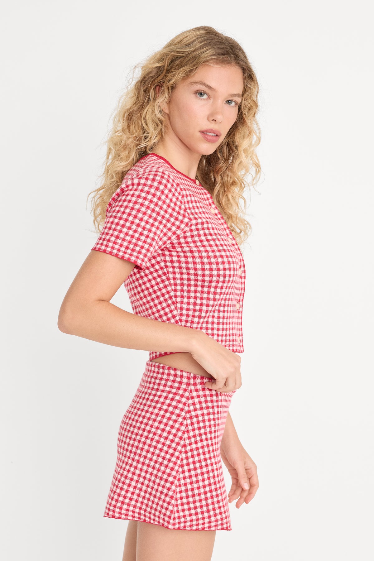 THE KEEPSAKE CARDIGAN | CHERRY GINGHAM-2 | GOOD AMERICAN | MODEL_A