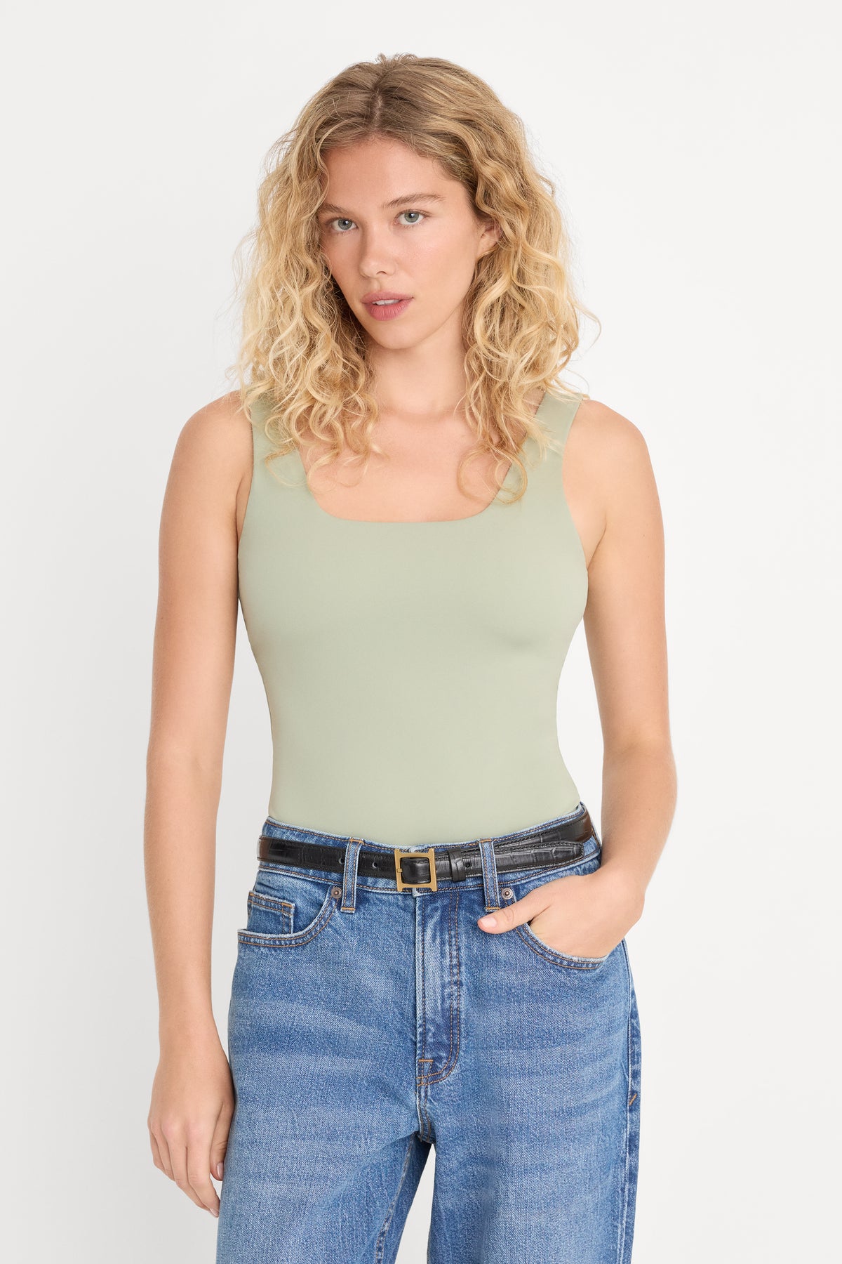 THE WEIGHTLESS SCULPTING MODERN TANK BODYSUIT | MOSSWELL-1 | GOOD AMERICAN | MODEL_A