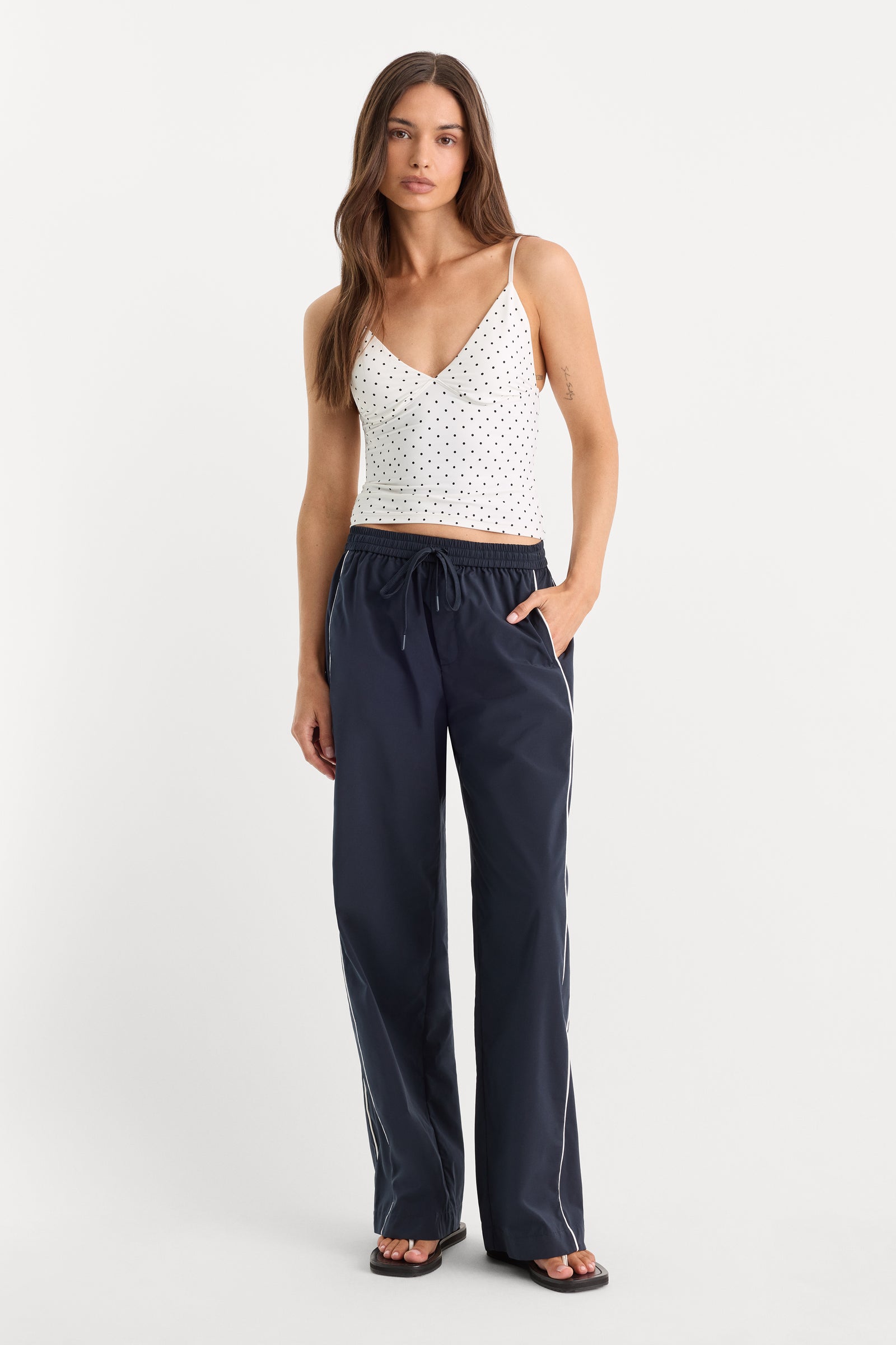 THE WEIGHTLESS SCULPTING MODERN TANK | MINI DOT WHITE