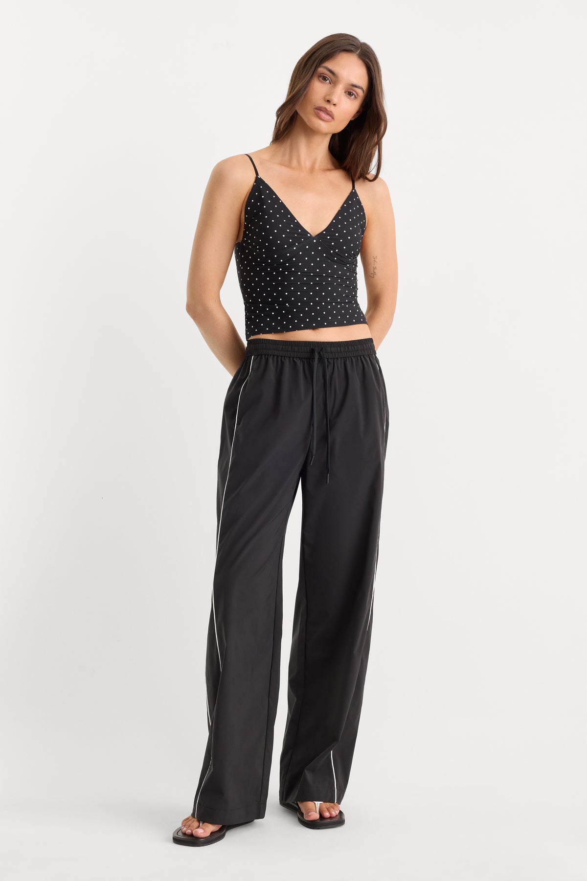 THE WEIGHTLESS SCULPTING MODERN TANK | MINI DOT BLACK
