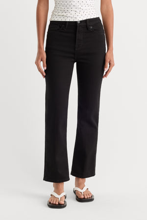 NEVER FADE GOOD PETITE STRAIGHT JEANS | BLACK