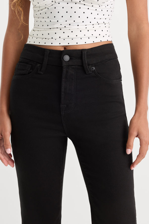 NEVER FADE GOOD PETITE STRAIGHT JEANS | BLACK