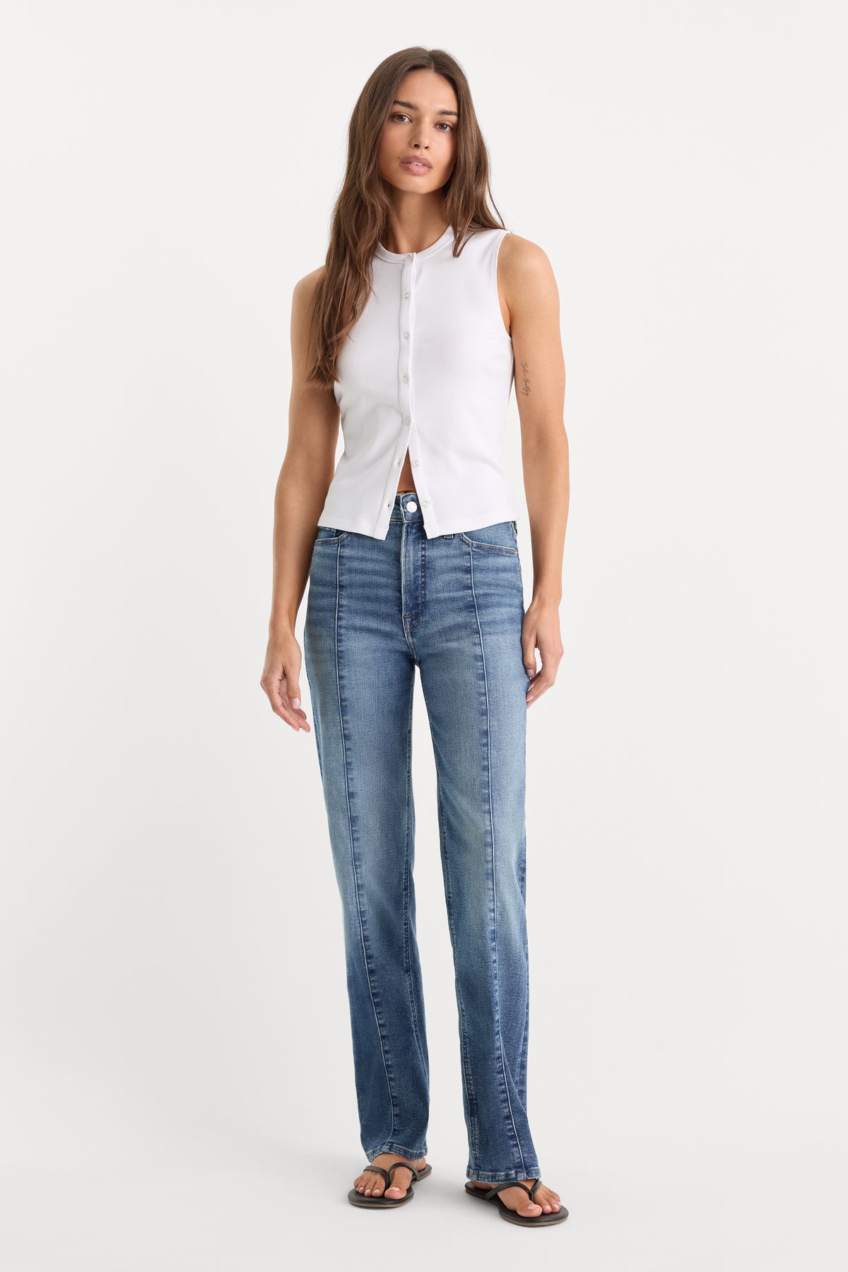 GOOD TRUE STRAIGHT JEANS | INDIGO1236-1 | GOOD AMERICAN | MODEL_A