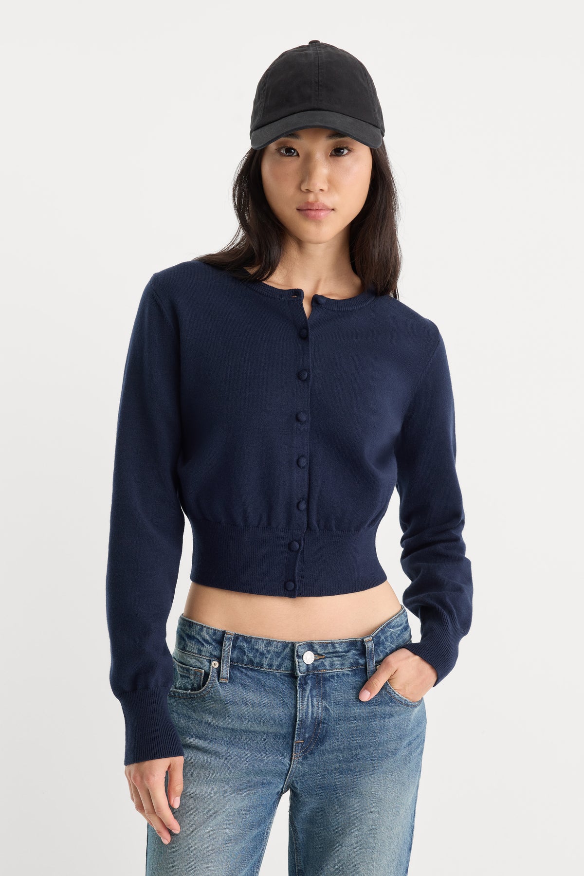 THE FINE KNIT CARDIGAN | NEW NAVY-1 | GOOD AMERICAN | MODEL_A