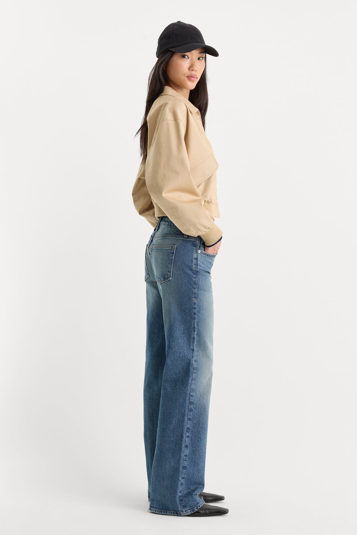 VINTAGE LOW RISE BOOTCUT JEANS | INDIGO1282-5 | GOOD AMERICAN | MODEL_A