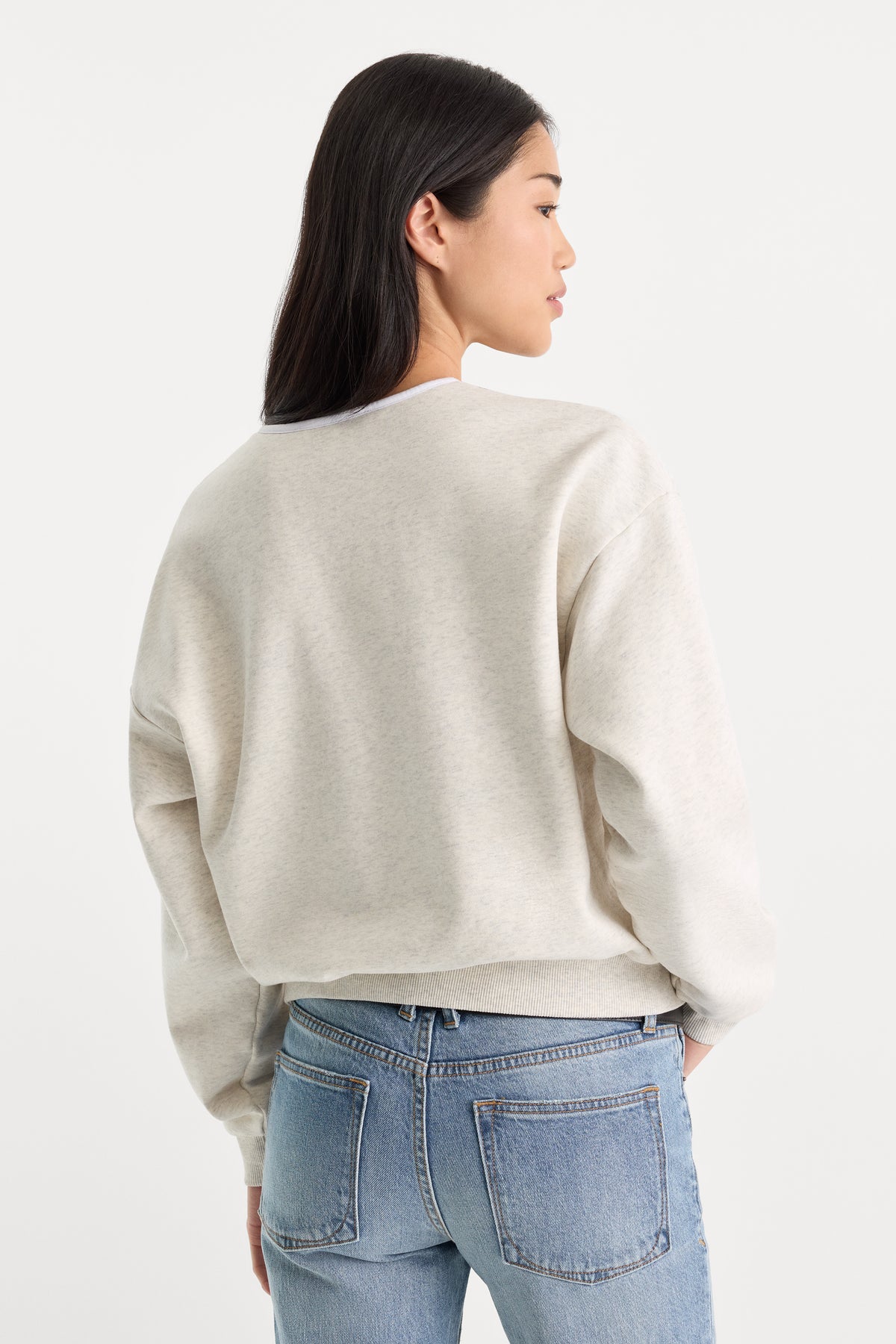 THE BRUSHED FLEECE HENLEY | OATMEAL-6 | GOOD AMERICAN | MODEL_A