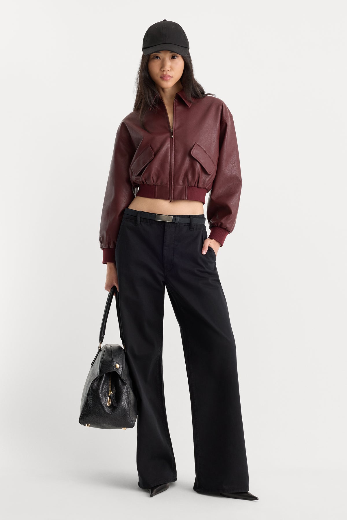 VINTAGE LOW SLUNG BAGGY TROUSER | BLACK001-1 | GOOD AMERICAN | MODEL