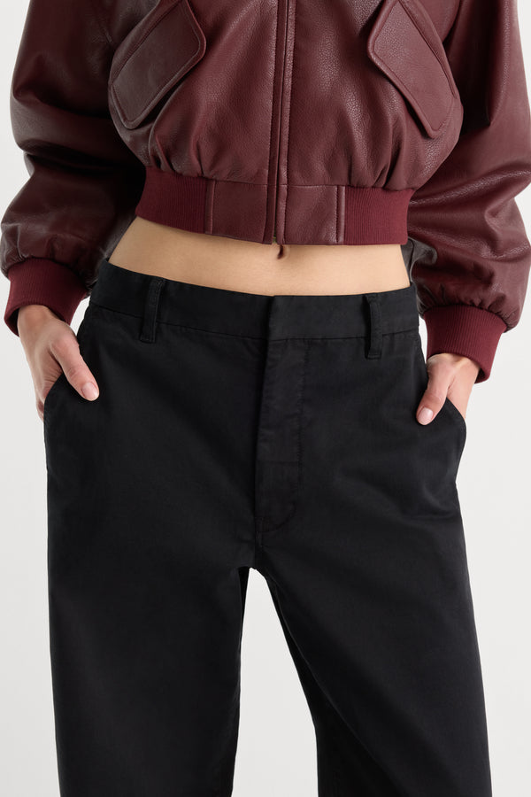 VINTAGE LOW SLUNG BAGGY TROUSER | BLACK001-4 | GOOD AMERICAN | MODEL
