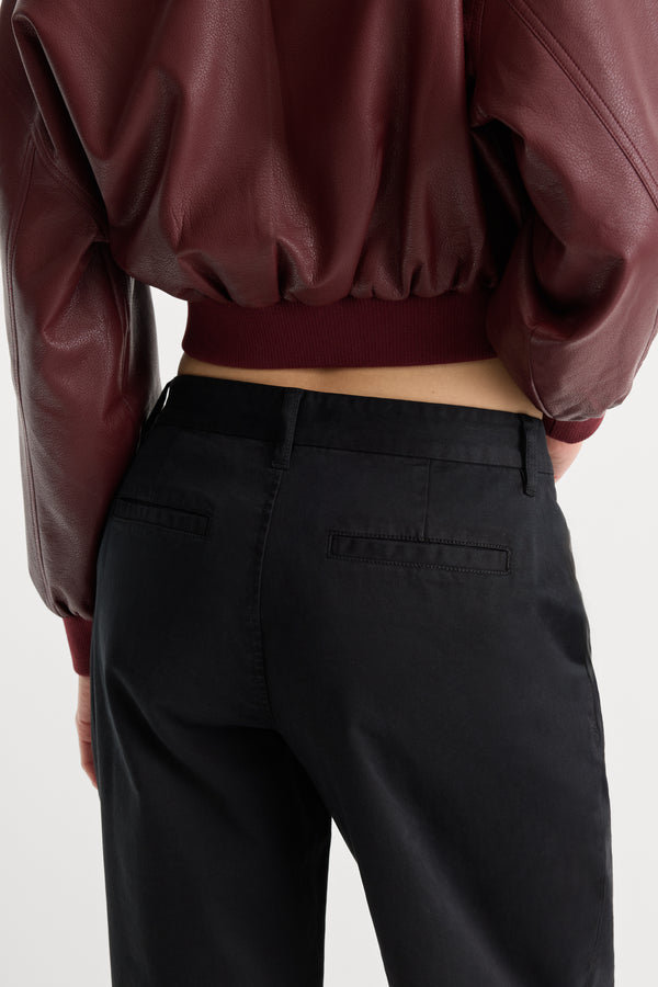 VINTAGE LOW SLUNG BAGGY TROUSER | BLACK001-6 | GOOD AMERICAN | MODEL